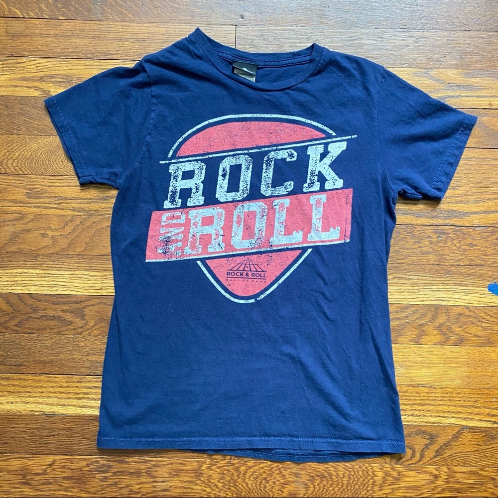 Rock & Roll Hall of Fame navy t’shirt size small